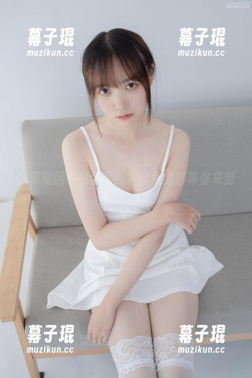 森萝财团在线原图：黑丝免女郎等你来撩！