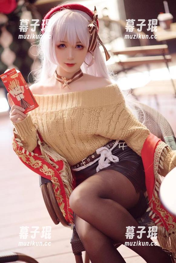 终于等到樱落Selena的更新！可畏礼服cos，真想说这不是一场航海，而是一次视觉的激情碰撞！