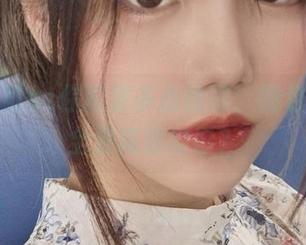 我说洛可ss你再穿多点丝袜，图包里怎么全是高清幻影？