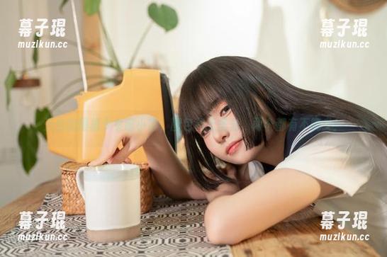 天台的爆机少女喵小吉，图包和无圣光，两个都有不能少！