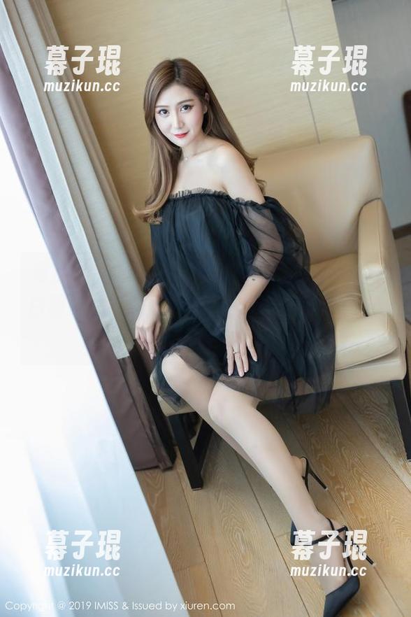 爱蜜社-闵妮Mily 爱蜜社 - 闵妮Mily在这里,上演一出纯白图集的福利秀,带你白得毫不逊色的感觉!