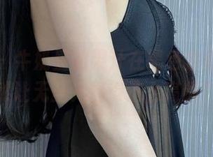 微密圈 - 牛奶里的果汁在黑色套装里，竟然让无圣光显得这么高级？