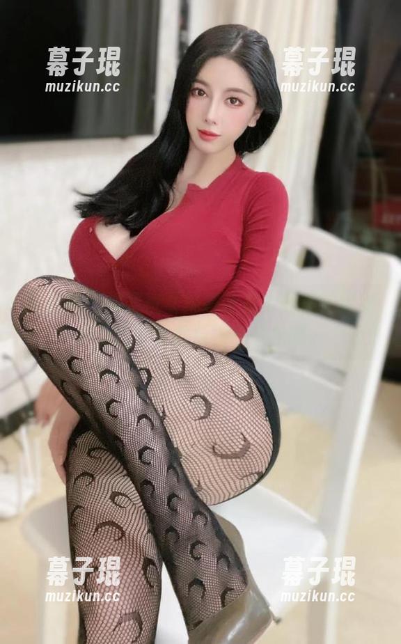 猪小七 微密圈 - 如果说《妹妹》是个图集,那猪小七这回可是玩得不轻松啊。