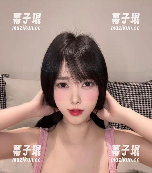 琳铛铛 微密圈 - 意外的琳铛铛丝袜合集,看看她又玩出了什么花样
