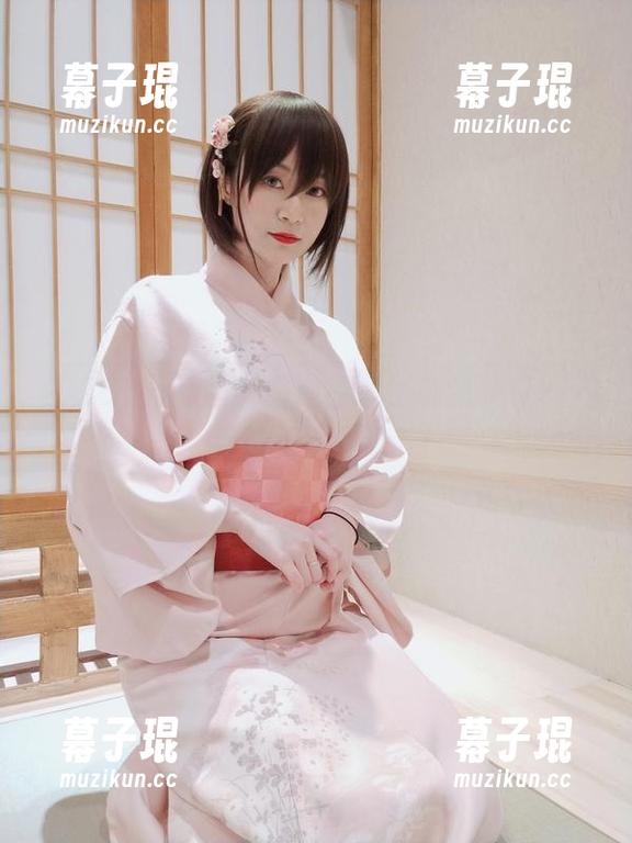 白银81的红丝绒旗袍原图，让我分享一下我的无心评论！
