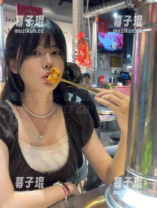 眼酱大魔王w：想要的恶魔内衣写真，勇敢来试啊！