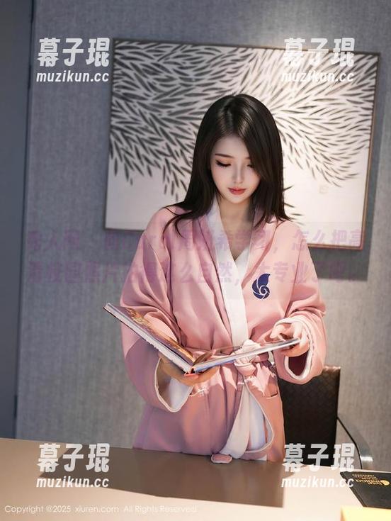 秀人网 - 向Carol周妍希学习，怎么把高清校园照片拍得这么自然，太专业了吧。