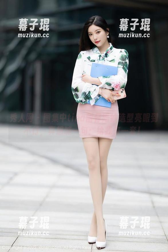 秀人网 - 图集中tina甜仔婚纱造型亮眼到不行，真想喊一句：给我来一套！