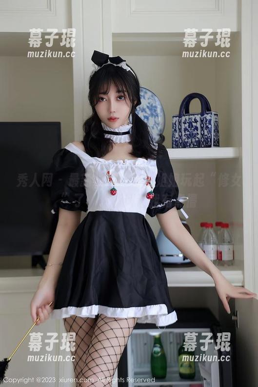 秀人网 - 最新发现！史雨姐姐玩起“修女”了，这画风让我有点懵