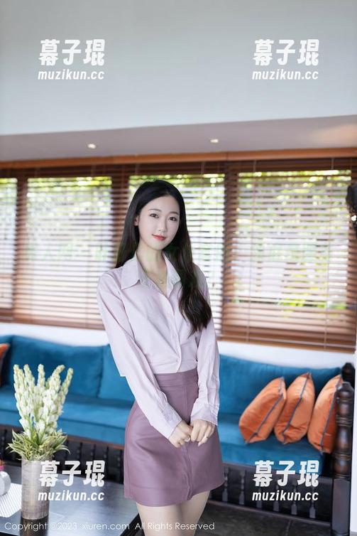 秀人网 - 叶籽亿的女仆套图：到底是服务还是调戏？