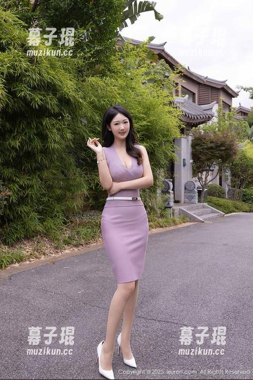 秀人网 - 白色而优雅，揉揉肉肉的合集，资源太赞了想缩小一下！