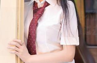 秀人网 - 林文文yooki，当然不能错过的毛衣合集，每一件都让人想靠过去，但又不太敢。