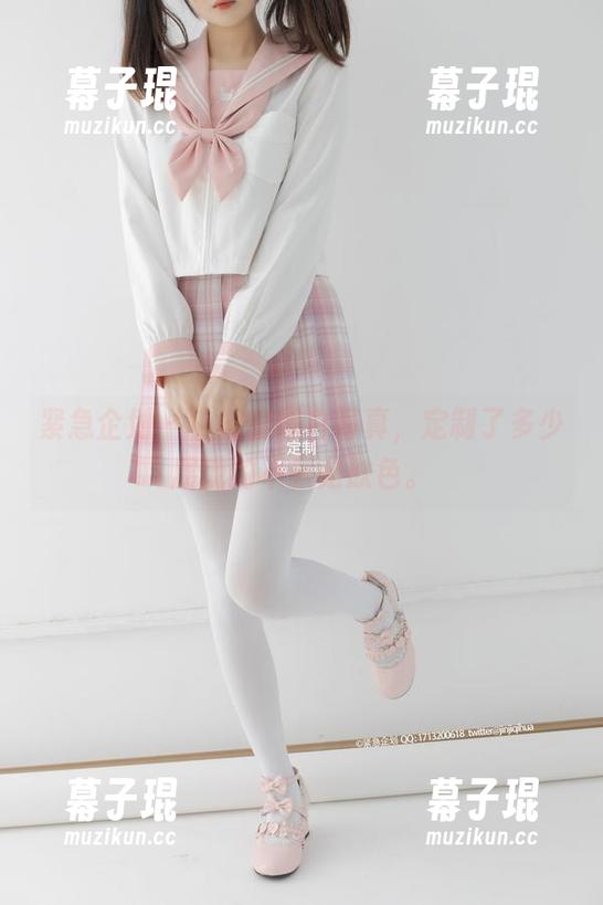 紧急企划 - 小婕的黑白写真，定制了多少展现的不只是肤色。