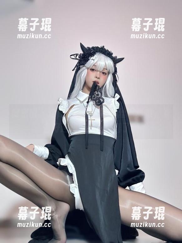 微密圈 - 这是聂傲娇的裤里丝写真集，准备好迎接这些小惊喜了吗