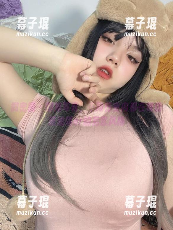 微密圈 - 御姐写真，不同行业内都在模仿葱油饼er的后宫风格