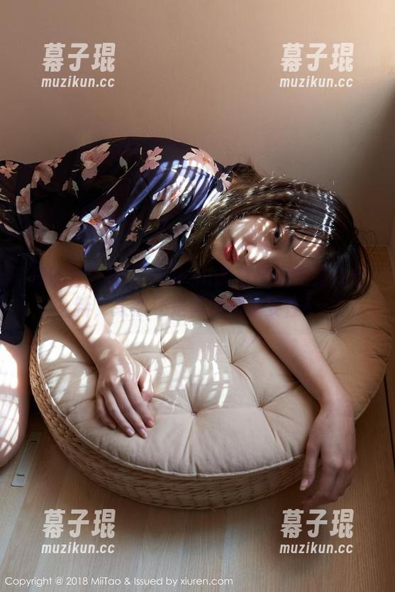 蜜桃社-萌美Moemi 蜜桃社 - 萌美Moemi的夏日图集在线更新,果然还是剪裁的重要性!