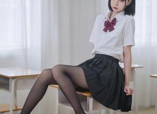 许岚LAN的粉色长裙写真：别再问我为什么我爱粉色了！