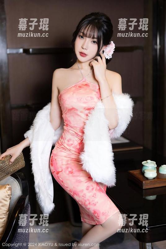 语画界 - 周于希Sandy的高清秘书写真集：忘掉文件，专注于妩媚！