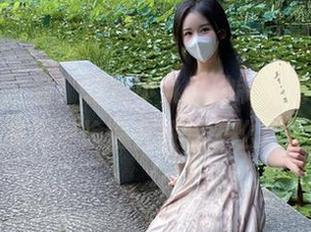 微密圈 - 看！软妹小九九的制服写真集，是不是偷偷在教你怎么穿？