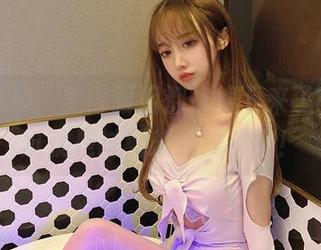 私房海边，美得眼泪都快掉下来了……不过就是过期米线线喵嘛！