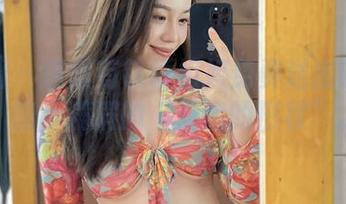 微密圈 - 这里有铁锤姐姐免费送出的照片，暗示满满的“爱你的形状”。