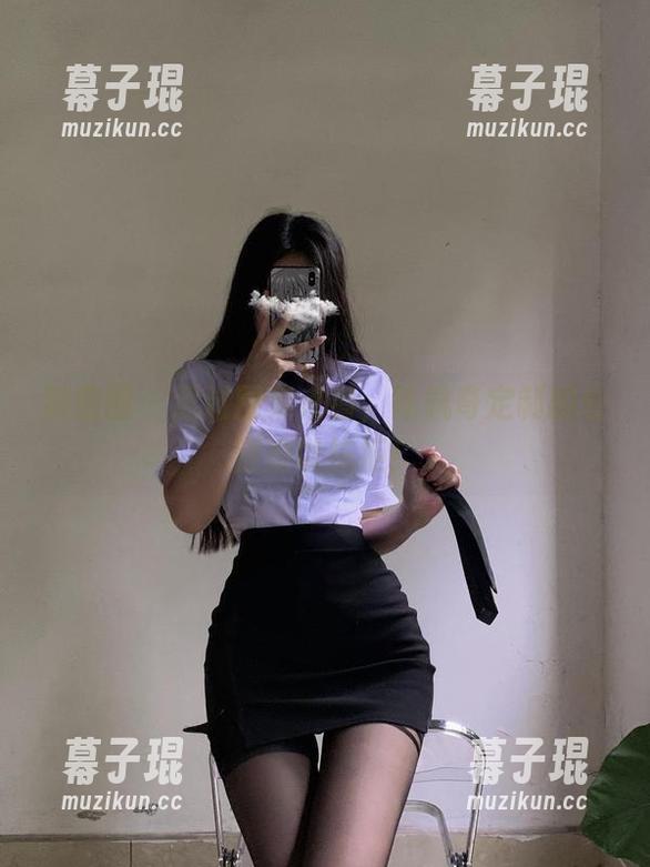 微密圈 - 透过图集来看，陈佩奇定制的长腿难以抗拒！
