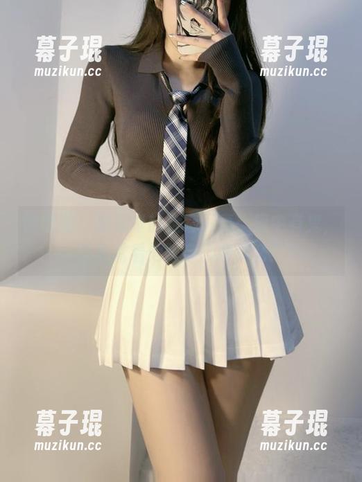 微密圈 - 陈佩奇的全套写真：镜中有鬼，快来看看他跟自己聊什么！