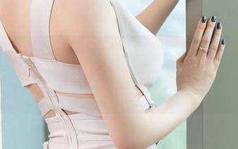 青豆客 - 吕梦玉的高清丝袜快照，难道这是提高审美的必经之路？