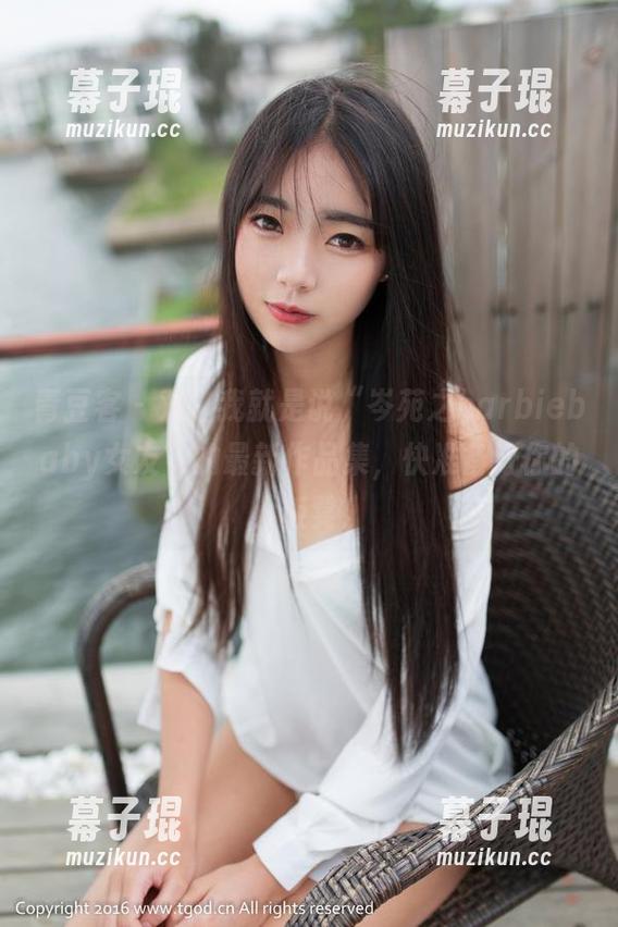 青豆客 - 对，我就是说“岑苑之barbiebaby女友”的最新作品集，快准备好你的小板凳！