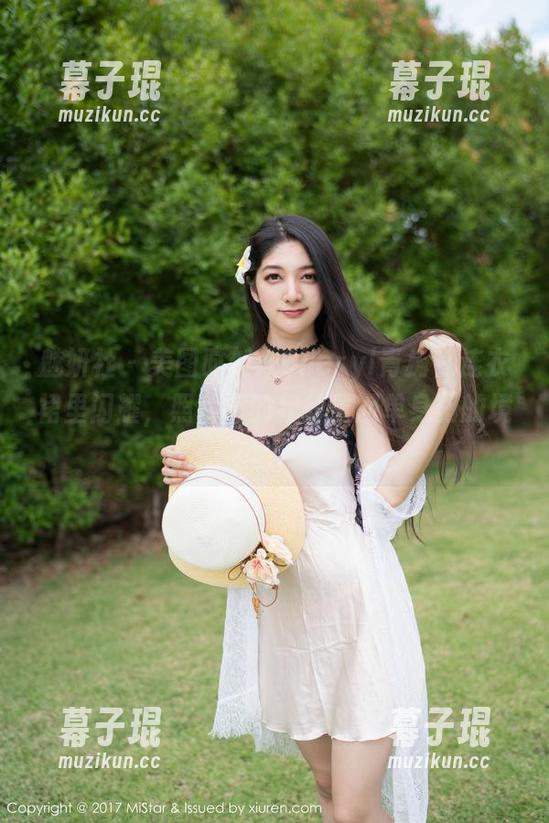 魅妍社 - 美图时刻：Cheryl青树在连衣裙里闪耀，照片里的我却重回单身狗的境地。