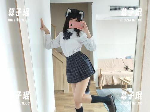 网络上那只神奇的“魔物喵nigisa”，竟然在图集中穿了棉袜！这算不算变化无常？