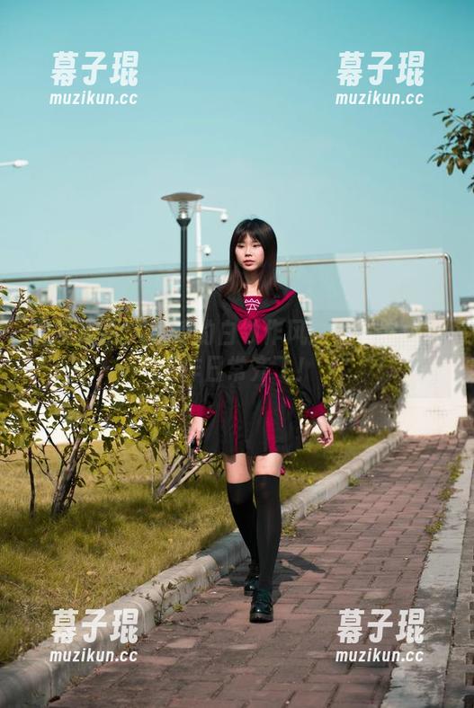 魔镜街拍 - 婷婷的白领作风：私房黑丝和工作日常齐飞！